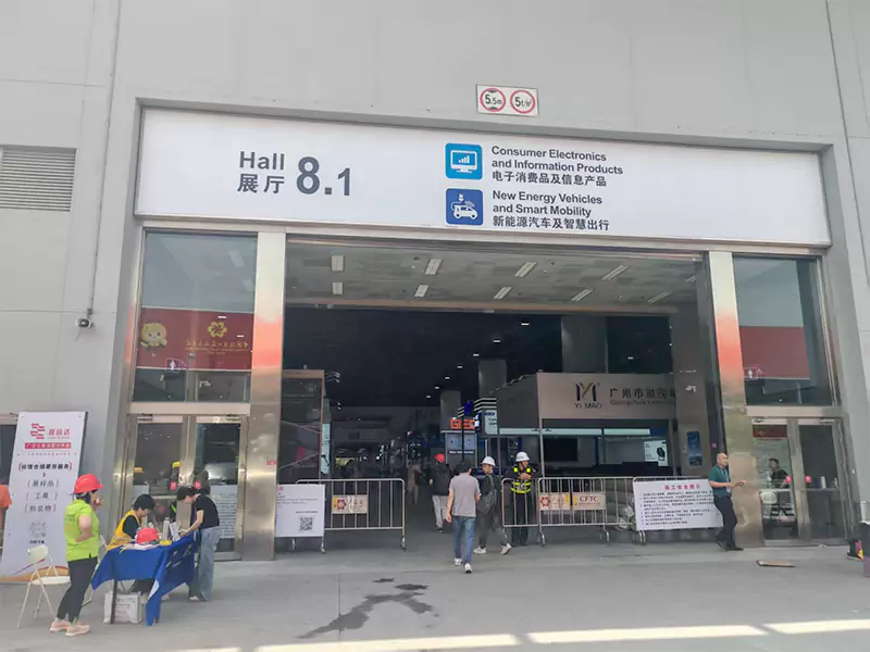 A contagem regressiva começa! Synst Company's Canton Fair Booth Configuração em andamento (14 de abril de 2025 Atualização especial)